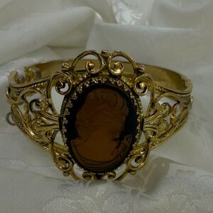 Vintage whiting and Davis Cameo Bracelet